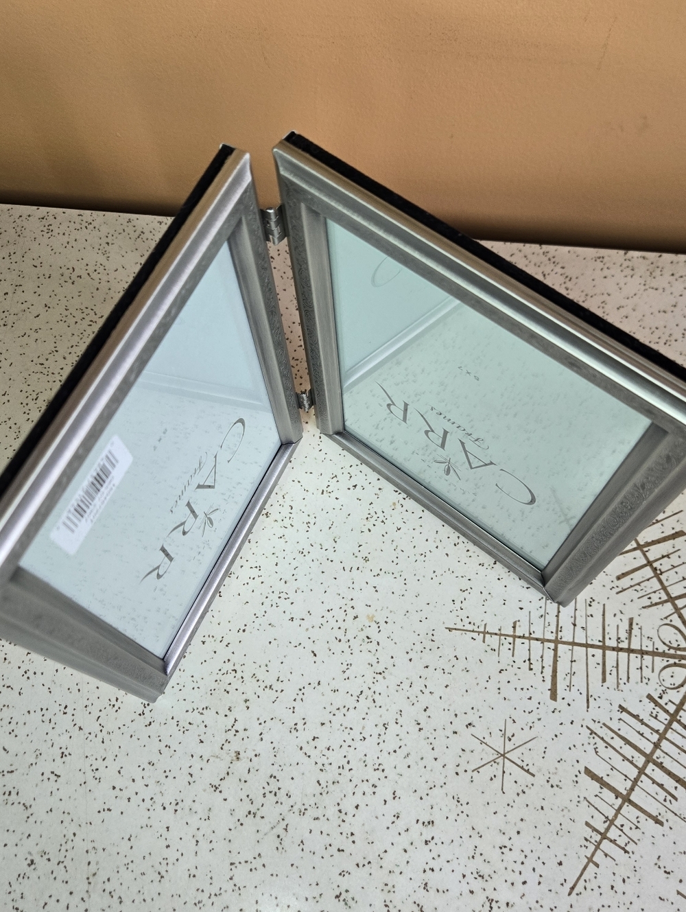 CARR Double 5x7 Picture Frame in Silver with Intrique Border Detail Vintage - Picture 6 of 7